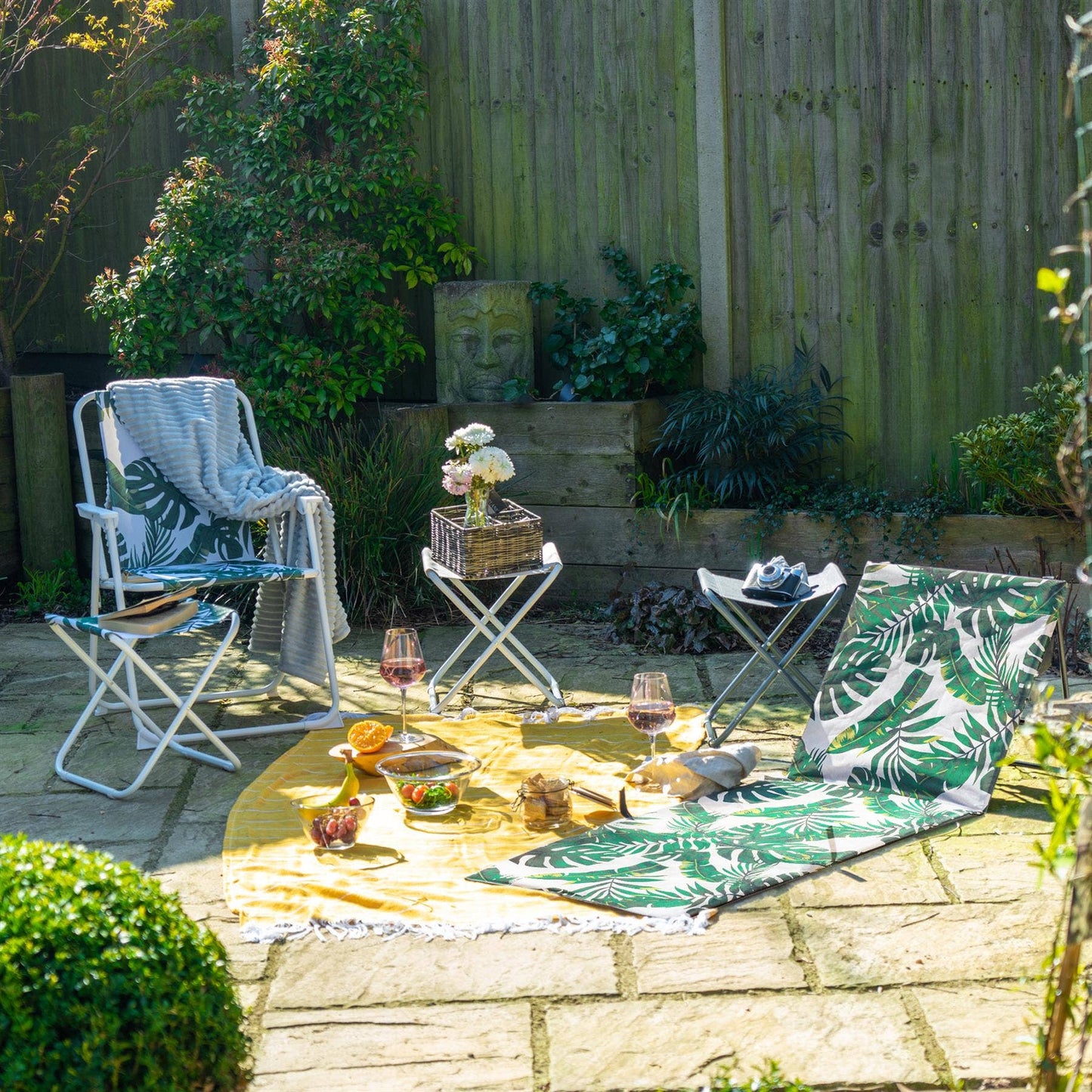 Folding Beach Lounger - Banana Leaf