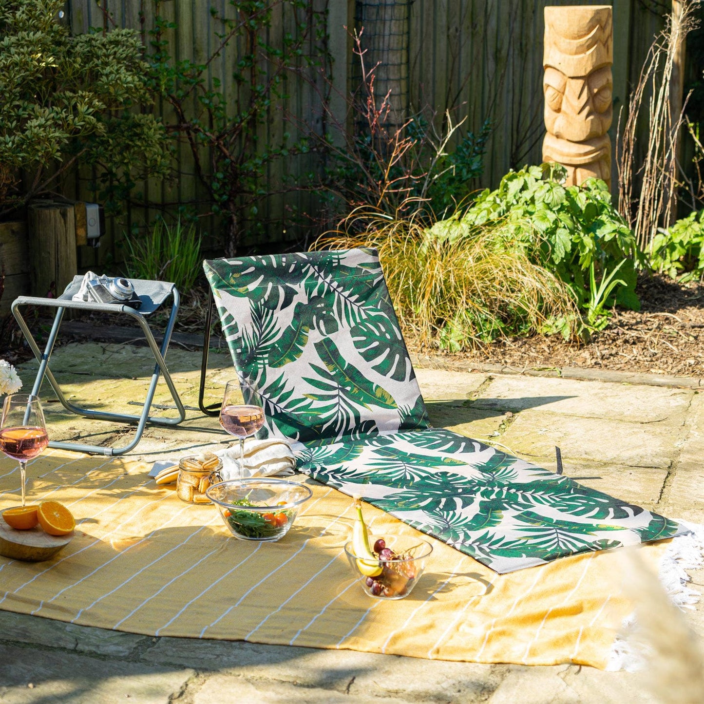 Folding Beach Lounger - Banana Leaf