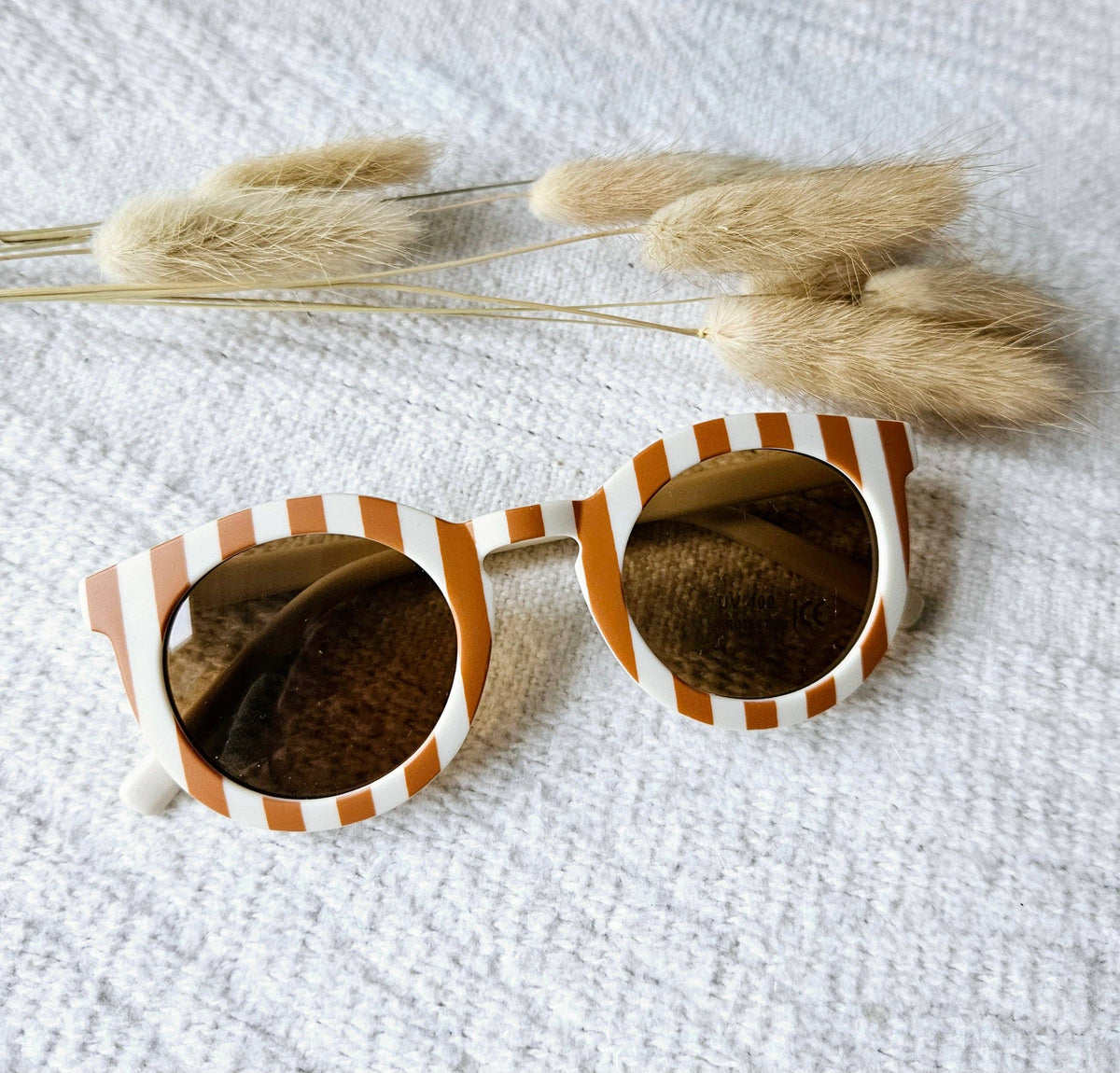 Sunglasses UV400 striped - Beige/Camel