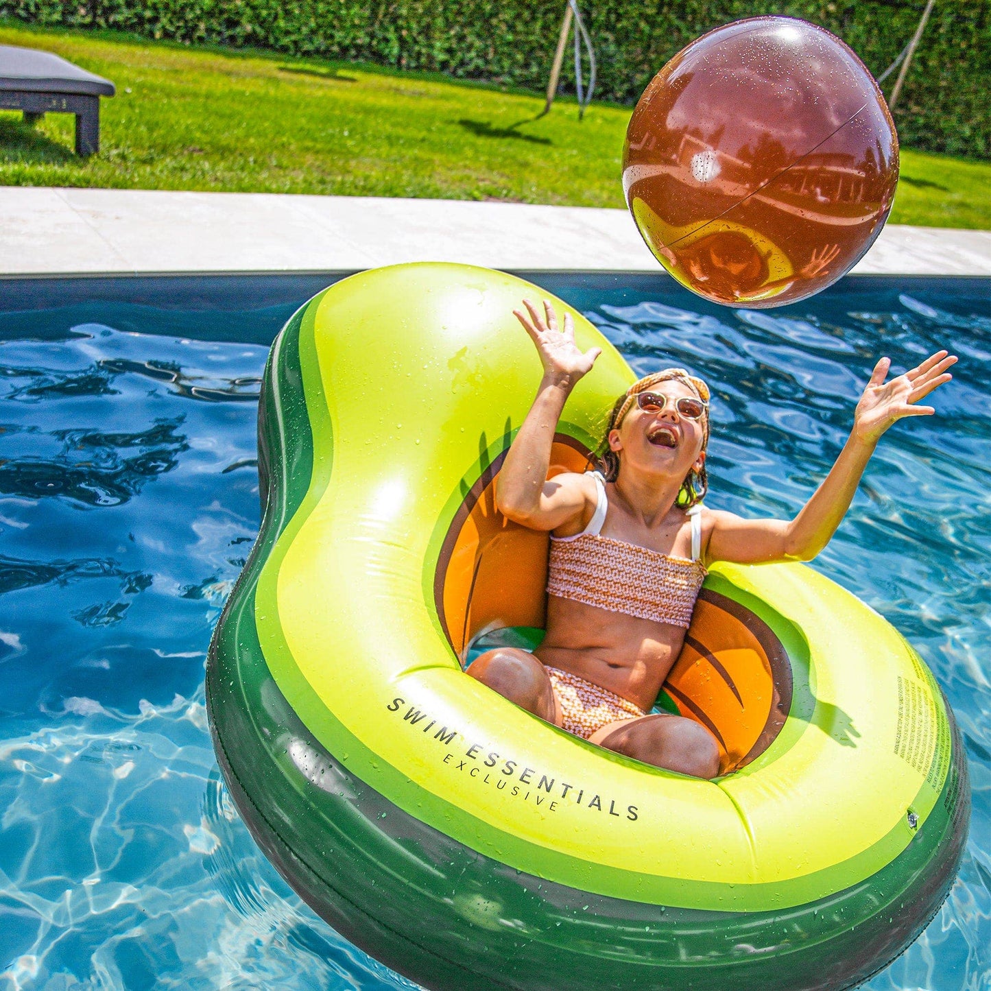 Swim Essentials - Pool Float - Green - Tropical Bliss Avocado - incl. Beachball